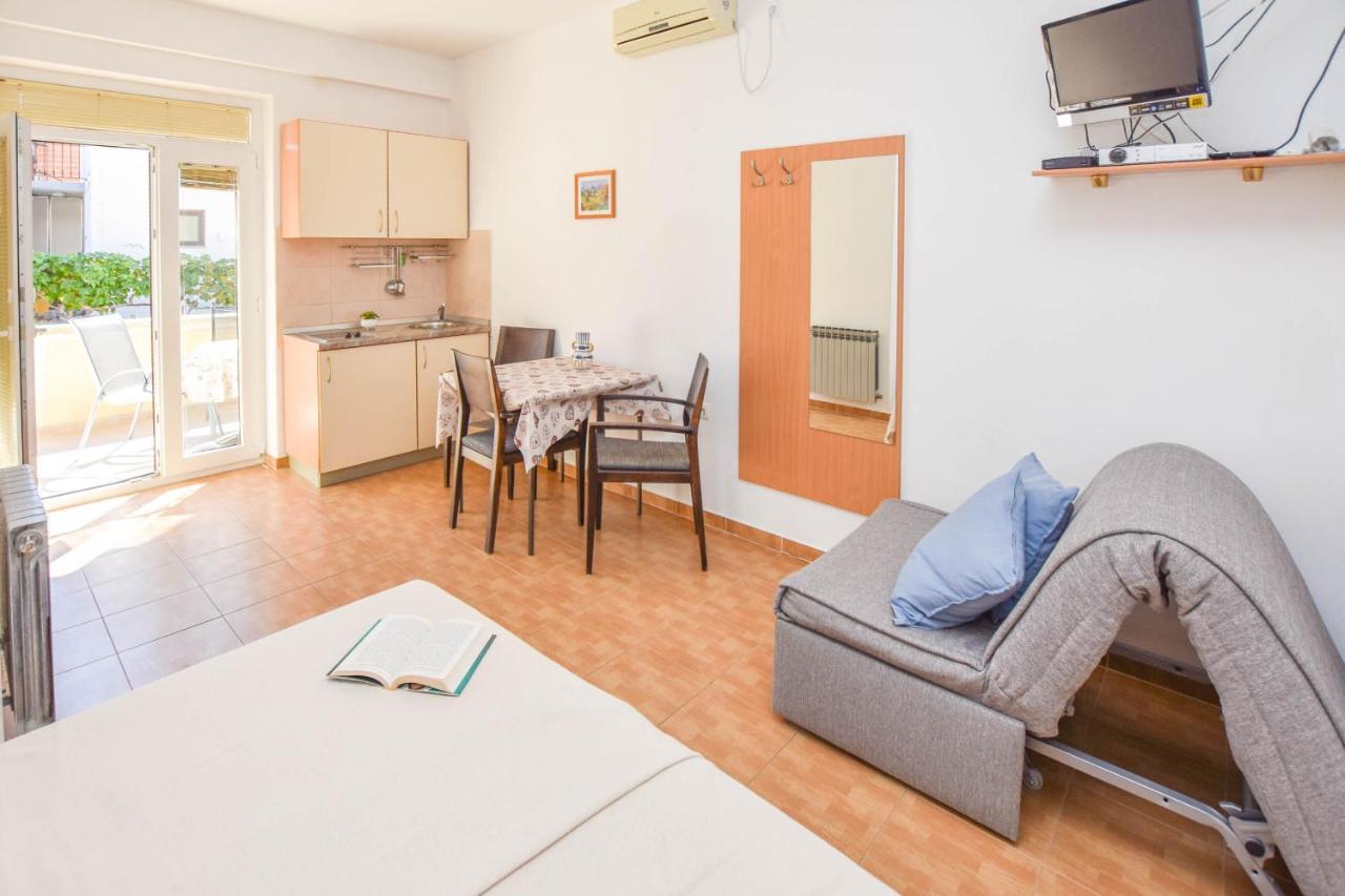Apartments Flora Pakoštane Extérieur photo