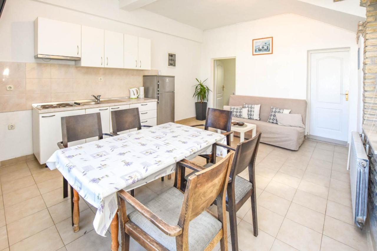 Apartments Flora Pakoštane Extérieur photo