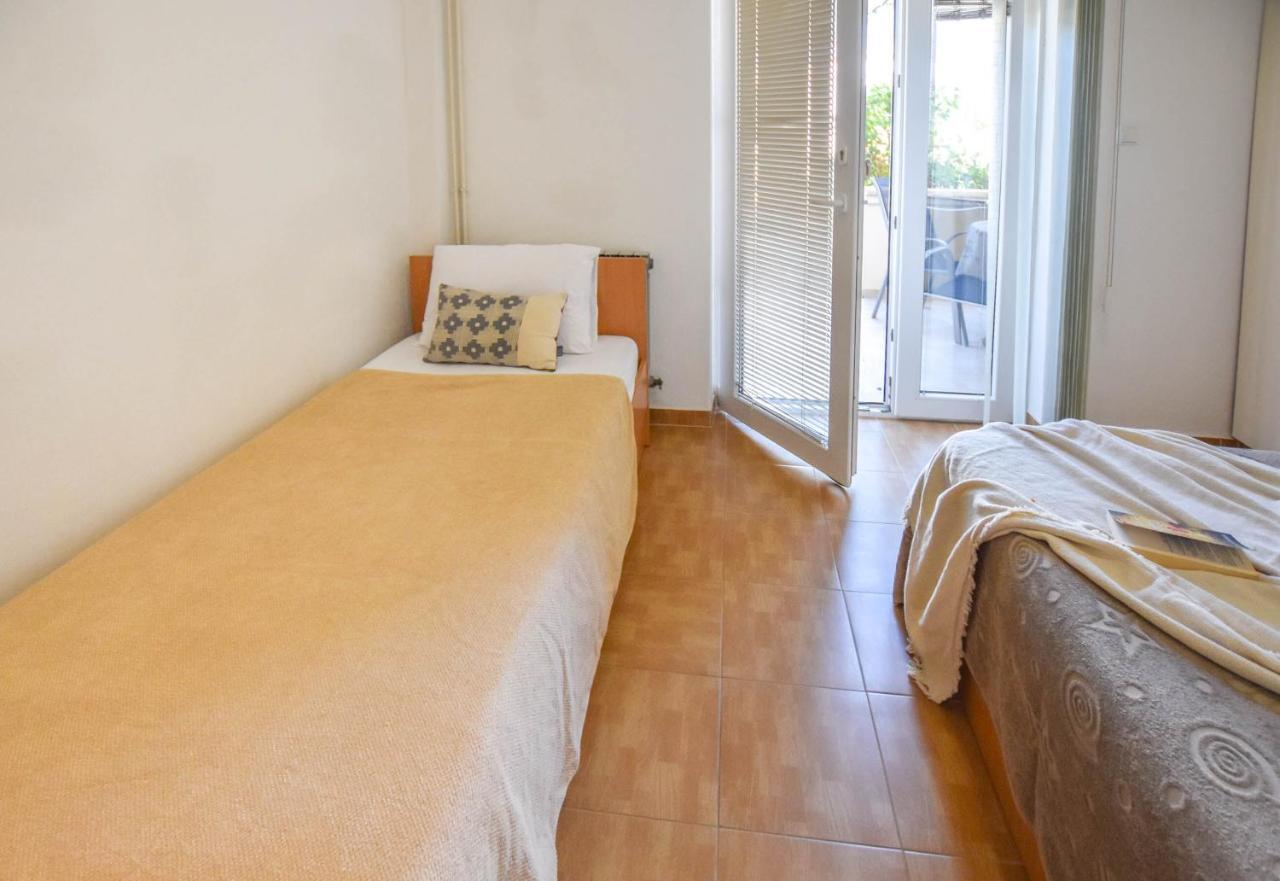 Apartments Flora Pakoštane Extérieur photo