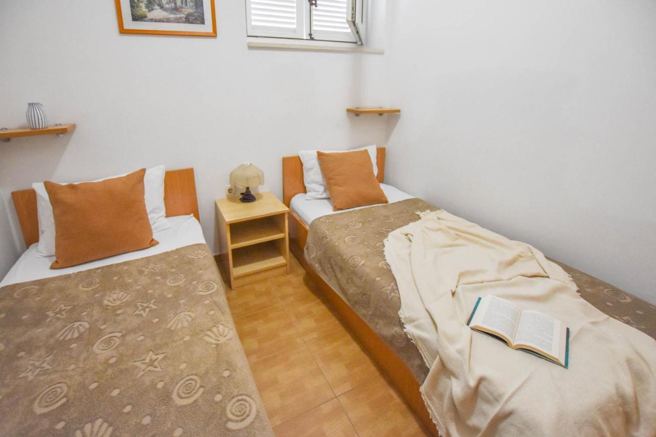 Apartments Flora Pakoštane Extérieur photo