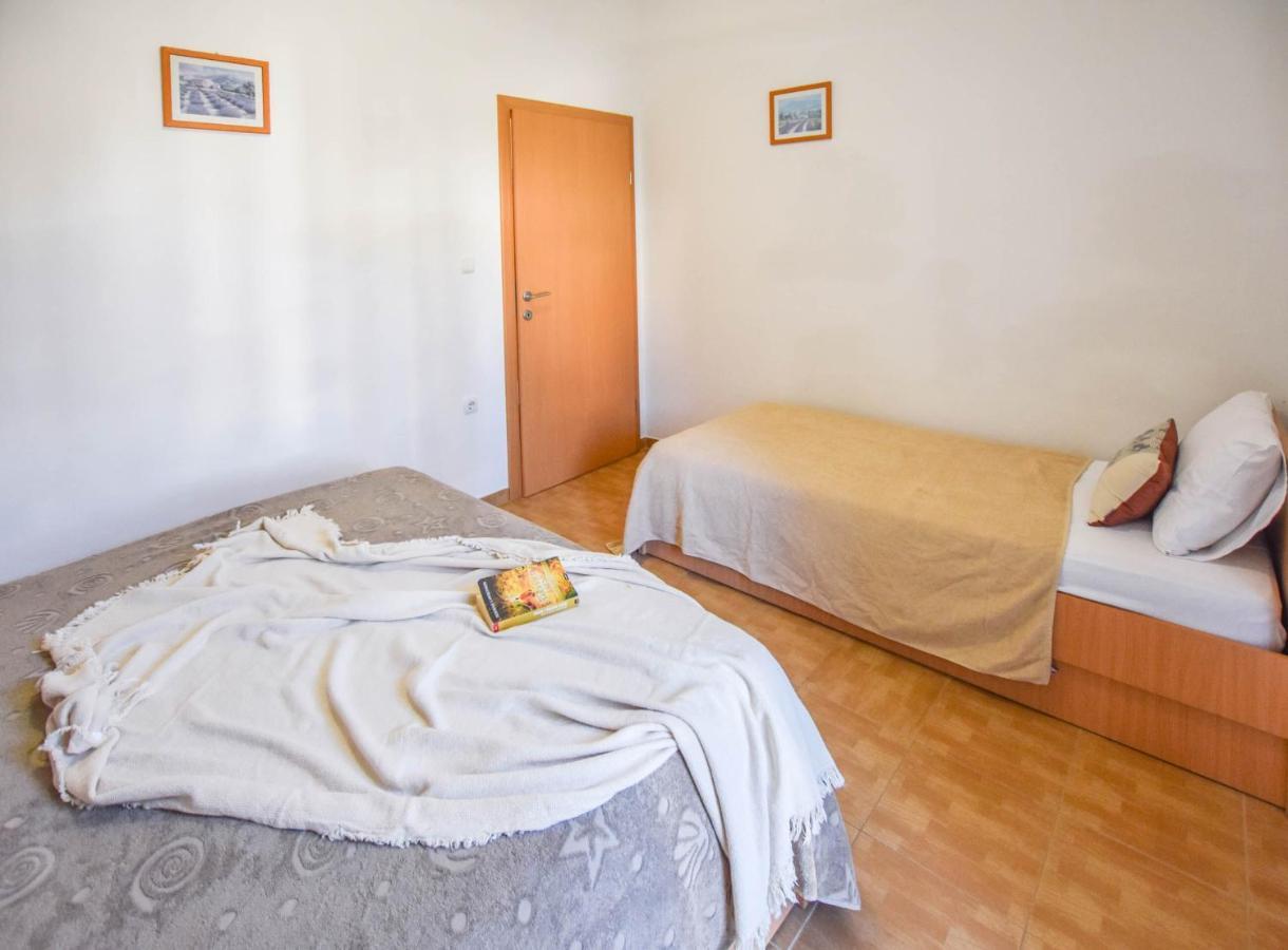 Apartments Flora Pakoštane Extérieur photo
