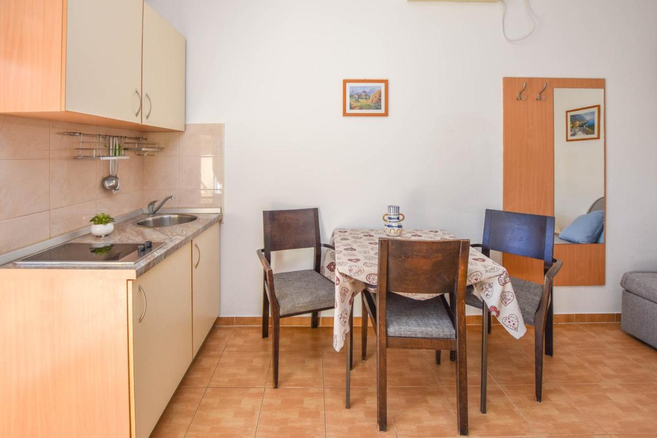 Apartments Flora Pakoštane Extérieur photo
