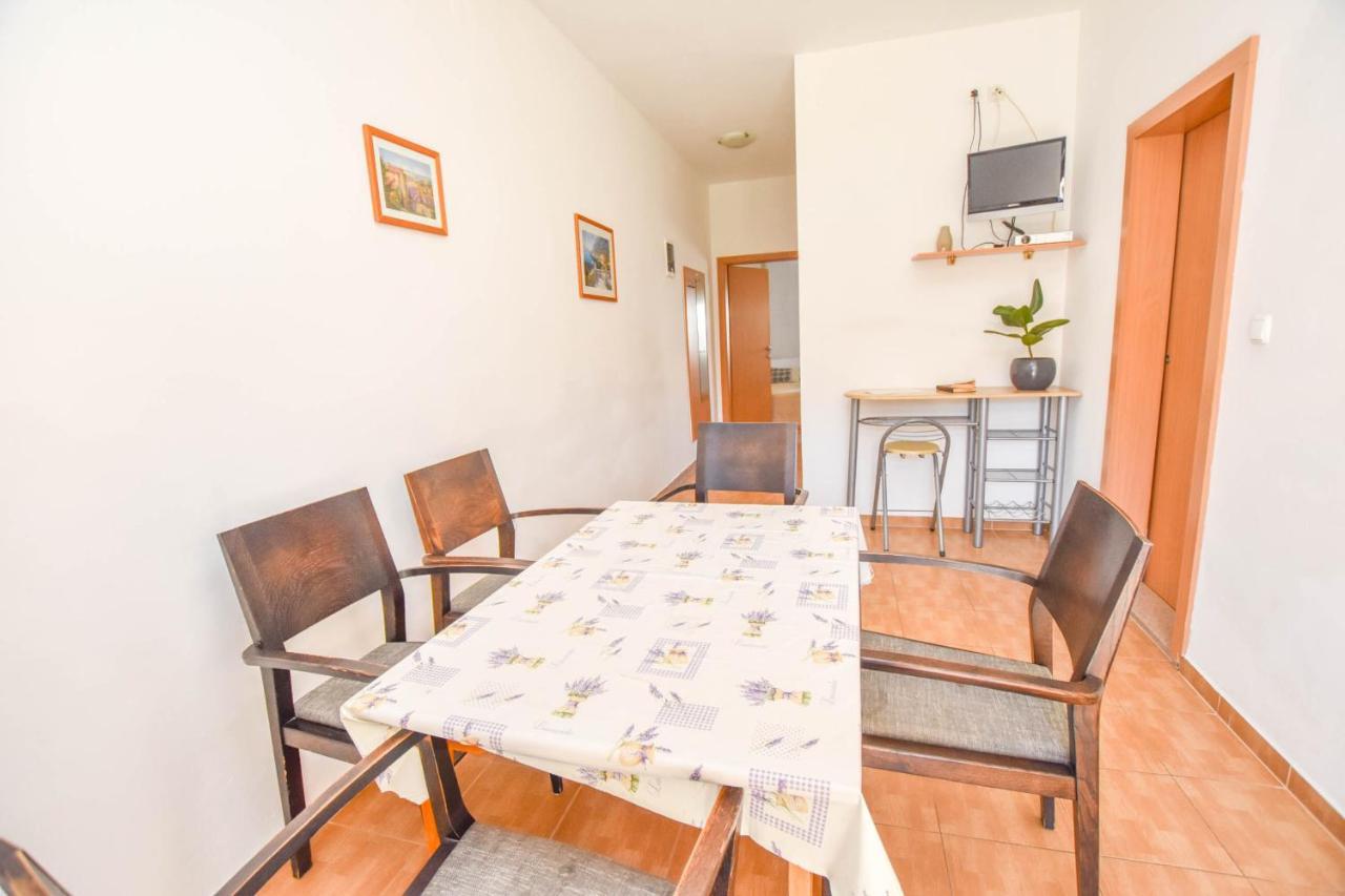 Apartments Flora Pakoštane Extérieur photo