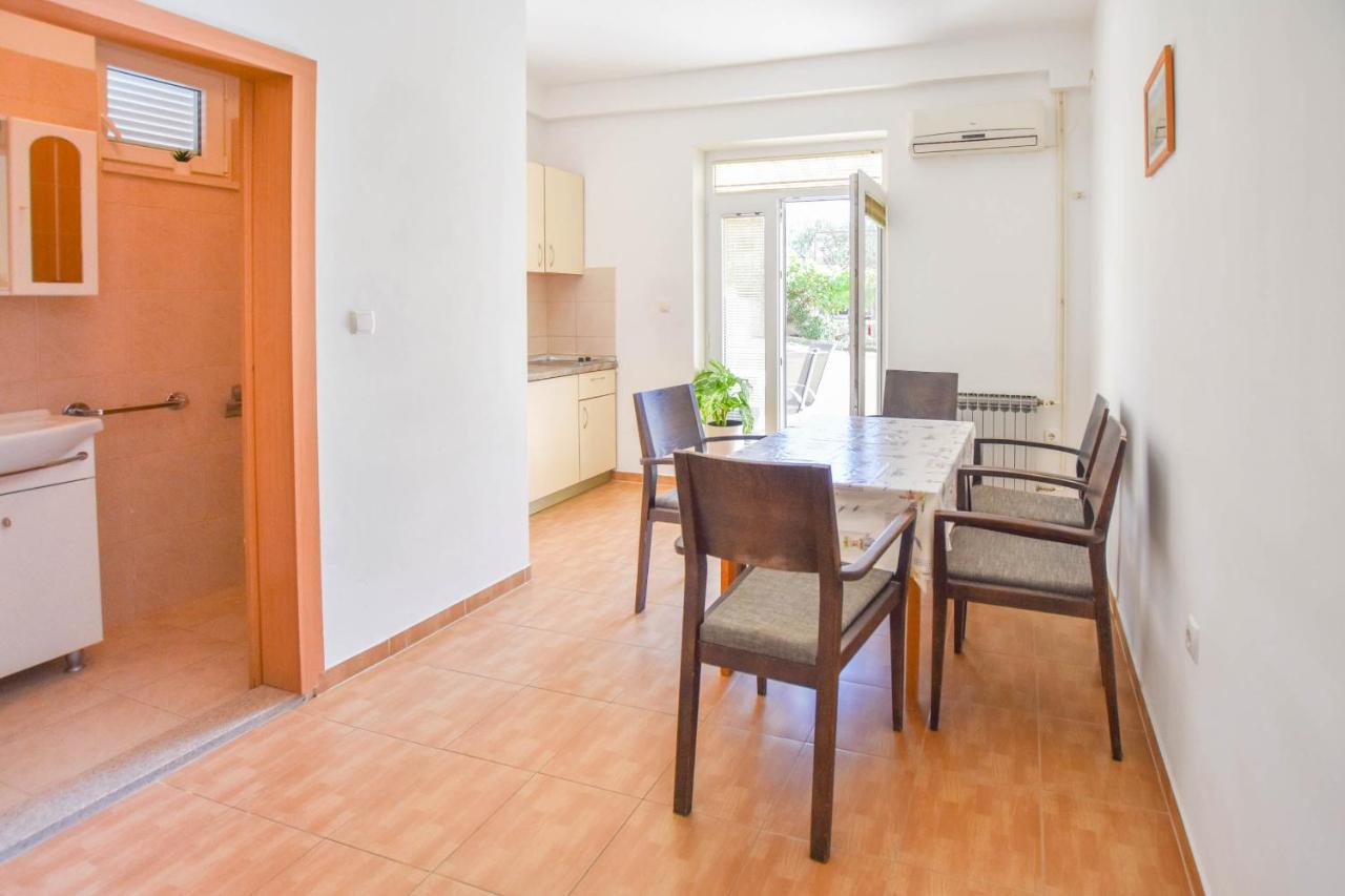Apartments Flora Pakoštane Extérieur photo