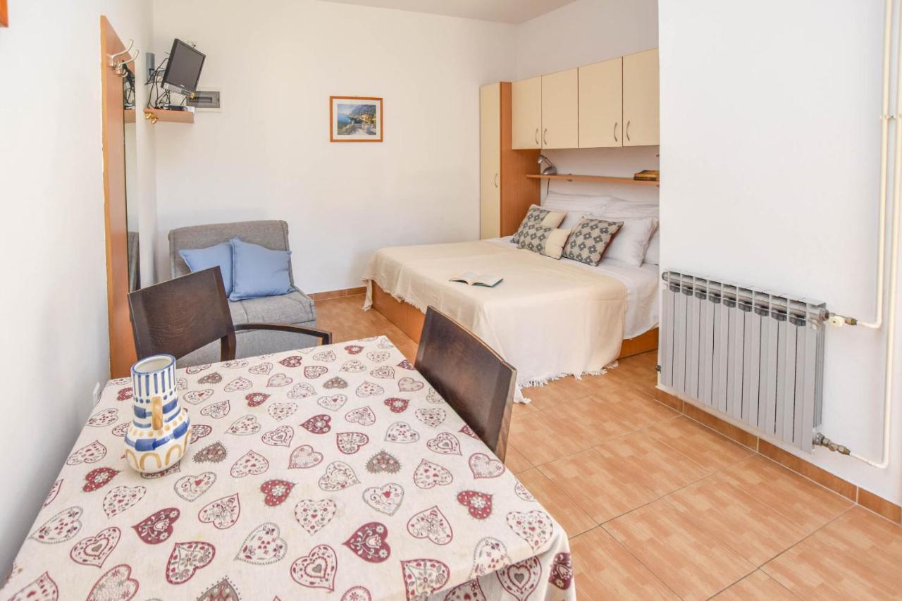 Apartments Flora Pakoštane Extérieur photo