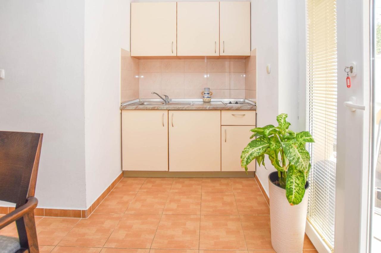 Apartments Flora Pakoštane Extérieur photo